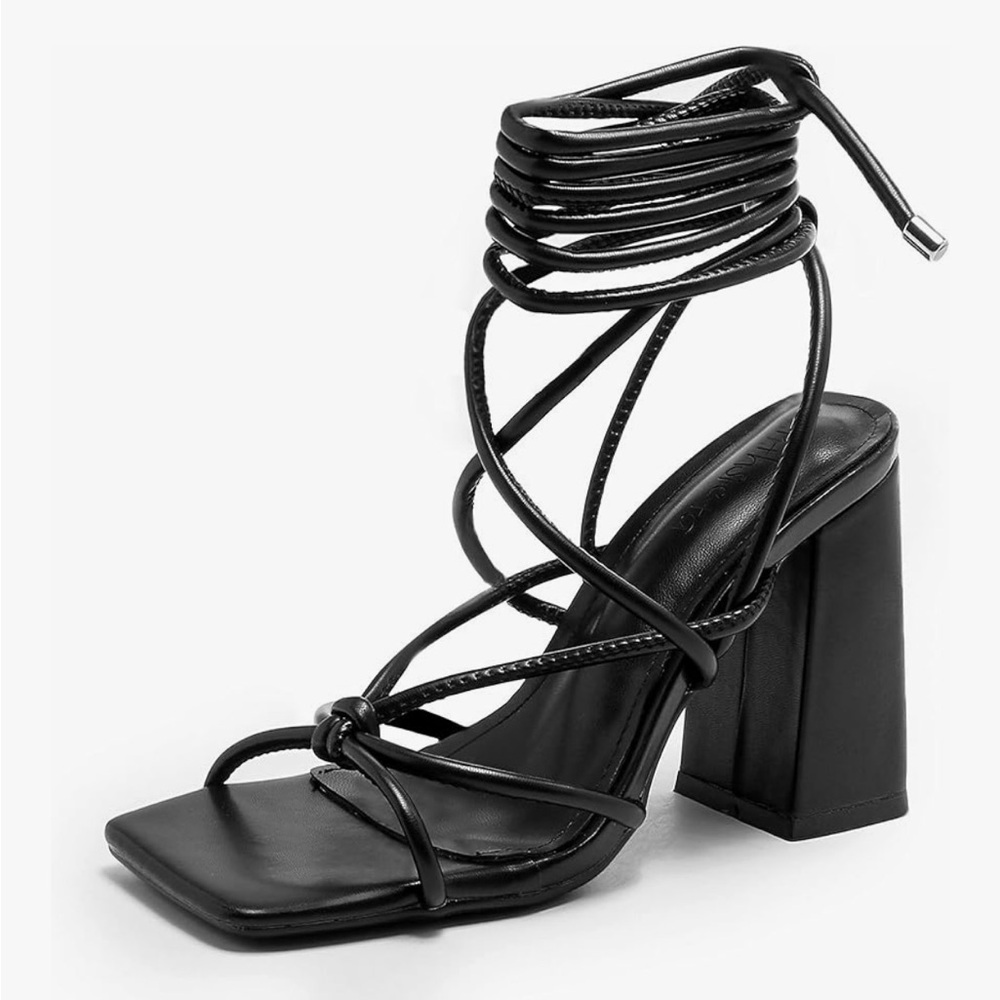 BLACK STRAPPY BLOCK HEEL